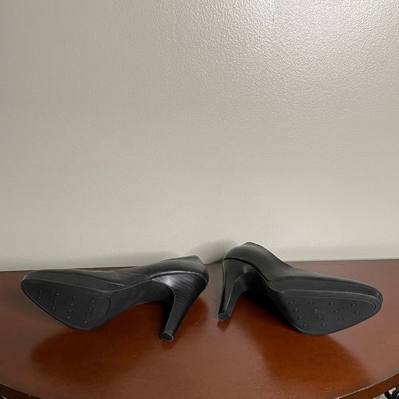 Isaac Mizrahi,high heels,size 9 - Picture 3 of 8